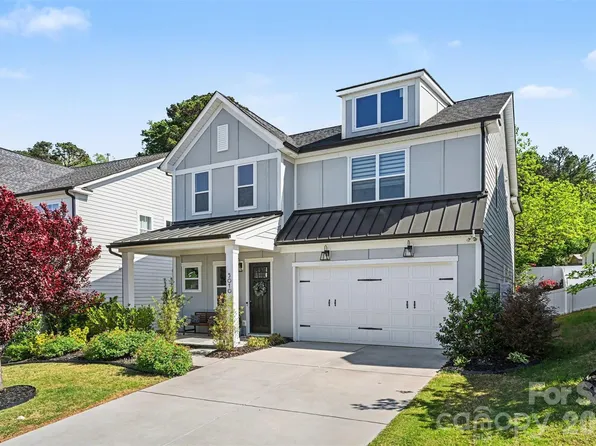 5010 Whitman Ave, Matthews, NC 28105