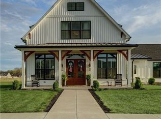 2737 Executive Dr, Troy, OH 45373