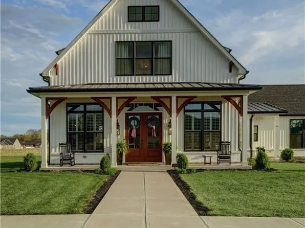 2737 Executive Dr, Troy, OH 45373