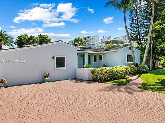3rd image of 2301 E Las Olas Blvd