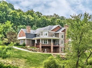 1551 Barrington Dr, Wexford, PA