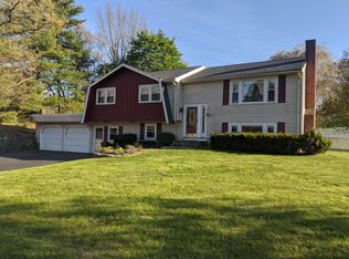 4 Tam O Shanter Rd, Franklin, MA 02038