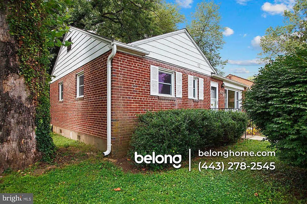 3 bed, 1.0 bath, 910 sqft, $2,685 — Photo 2