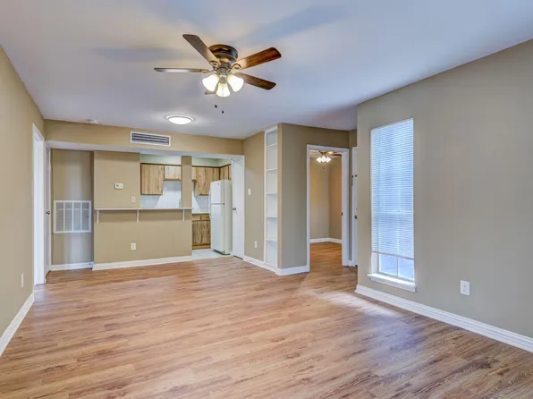 18519 Egret Bay Blvd APT 1704, Houston, TX 77058