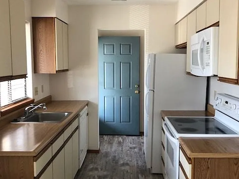 400 Necanicum Dr — Photo 1
