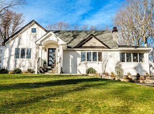 1067 Fort Salonga Rd, Northport, NY 11768