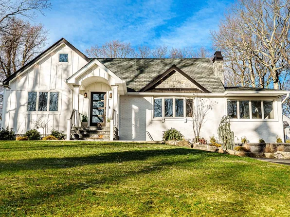 1067 Fort Salonga Rd, Northport, NY 11768