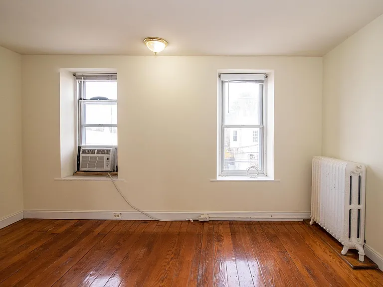 Bedroom (Front)