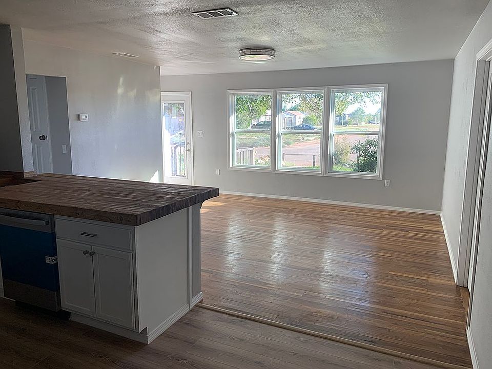 906 14th St, Seagraves, TX 79359 Zillow