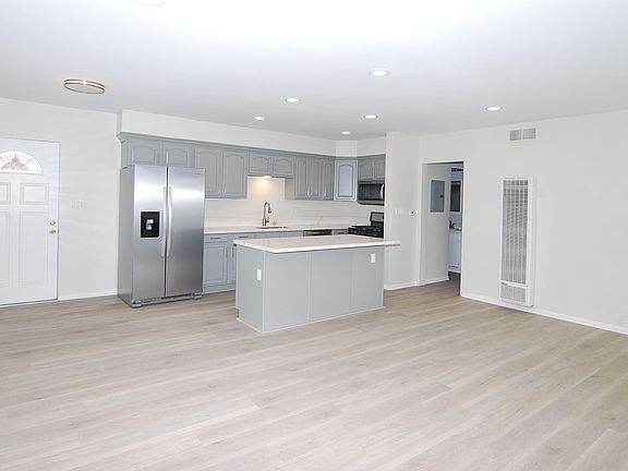 2nd image of 1001 E Broadway #A