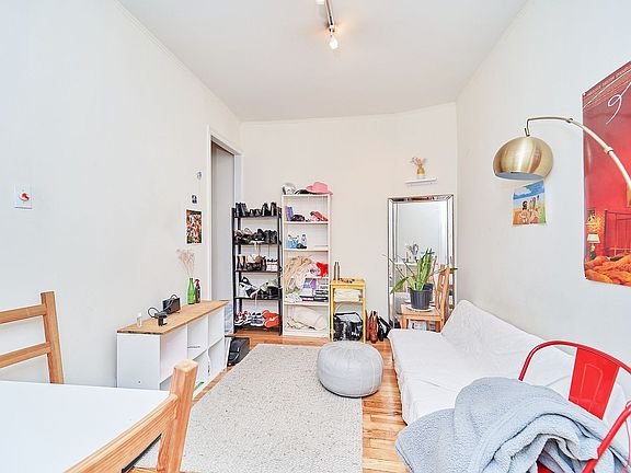 2nd image of 309 E 5th St APT 7