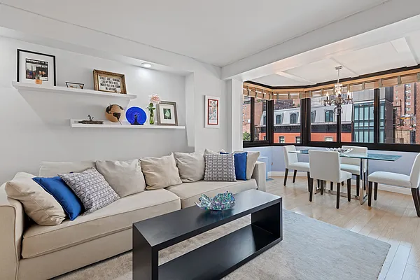 Sold by Iconik | media 5