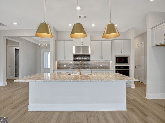2nd image of 173 Club Cresswind Dr