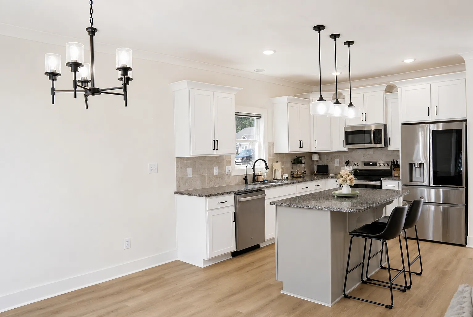 3 bed, 2.5 bath, 1904 sqft, $2,500 — Photo 3