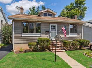 7 Park Dr N, West Orange, NJ 07052