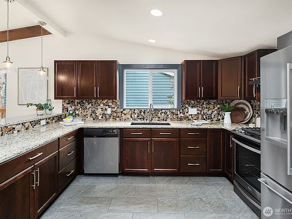 5th image of 16120 Ashworth Avenue N