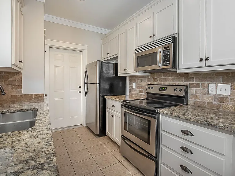 917 Homewood Dr #1 — Photo 11