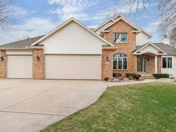 2625 Hupmobile Dr, Cottage Grove, WI 53527