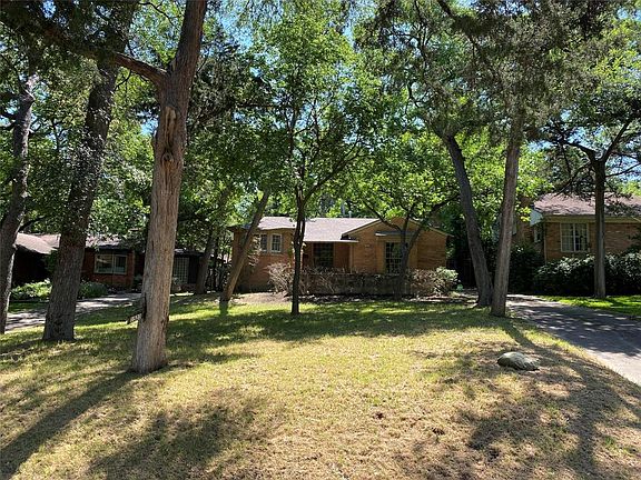 2nd image of 1522 Eastus Dr