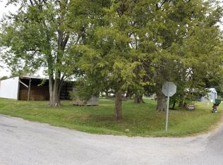 522 Railroad St, Mason, IL 62443