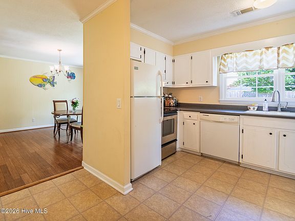 5th image of 4646 Bramton Road