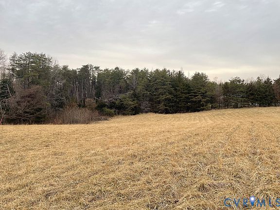 4th image of 36 Rhodes Ln