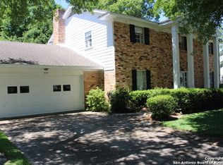 1015 Woodland Dr, Seabrook, TX 77586