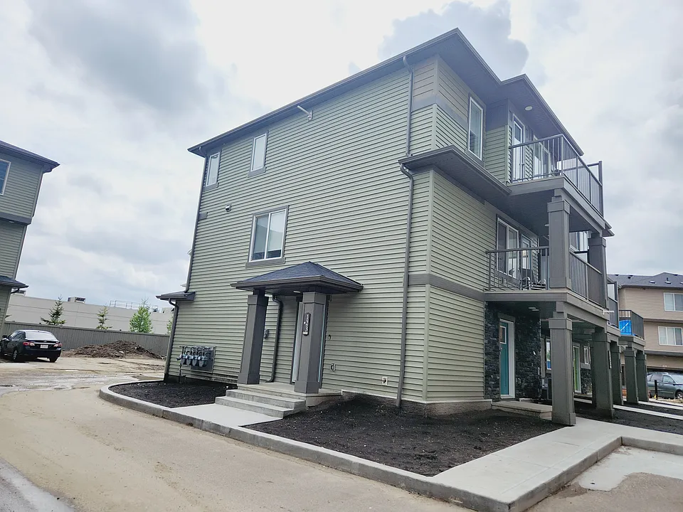 1530 Tamarack Blvd NW #123