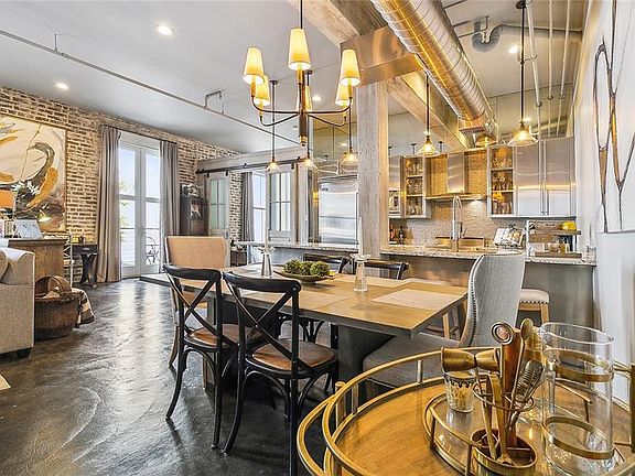 2nd image of 900 S Peters St #3