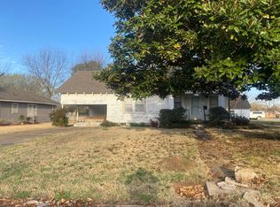 217 N 7th Ave, Madill, OK 73446