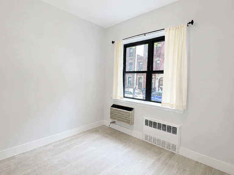 442 E 75th St #1B — Photo 4