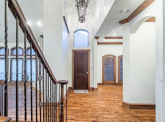 3rd image of 4812 Deandra Ln