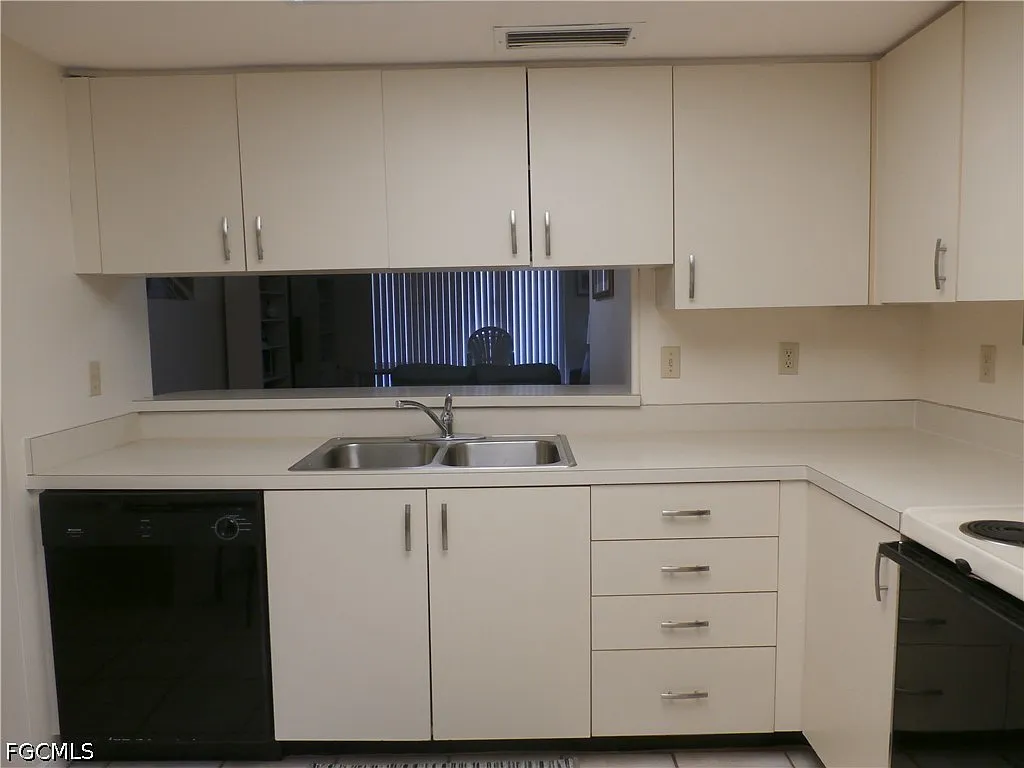 2 bed, 2.0 bath, 1044 sqft, $4,000 — Photo 4