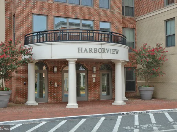485 Harbor Side St APT 801, Woodbridge, VA 22191