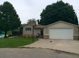 15420 Howard St, Spring Lake, MI 49456