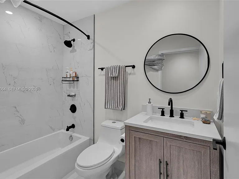 1786 SW 9th St #1 — Photo 14
