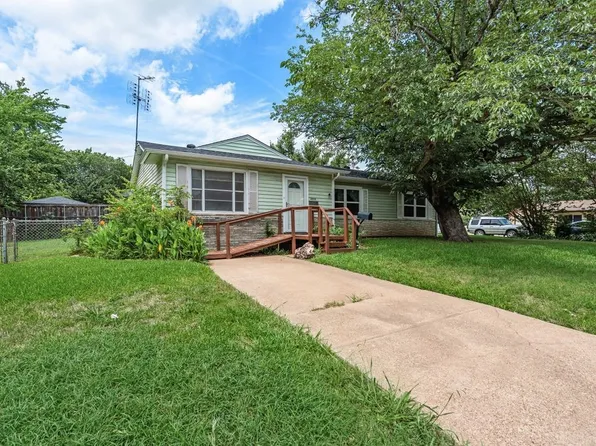 2219 Morgan St, Irving, TX 75062