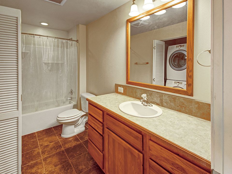 Confluence at Harvest Hills Bathroom