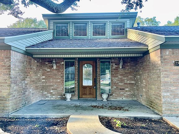 2nd image of 2818 Windsor Ln