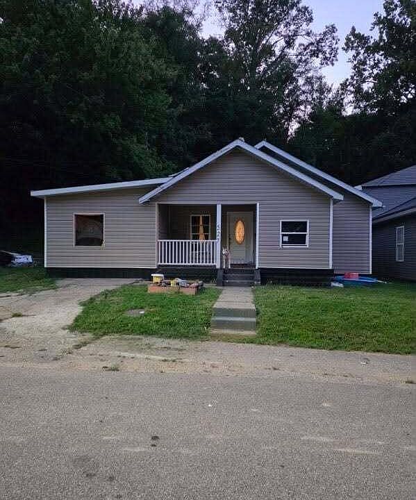 1st image of 527 N 4th St