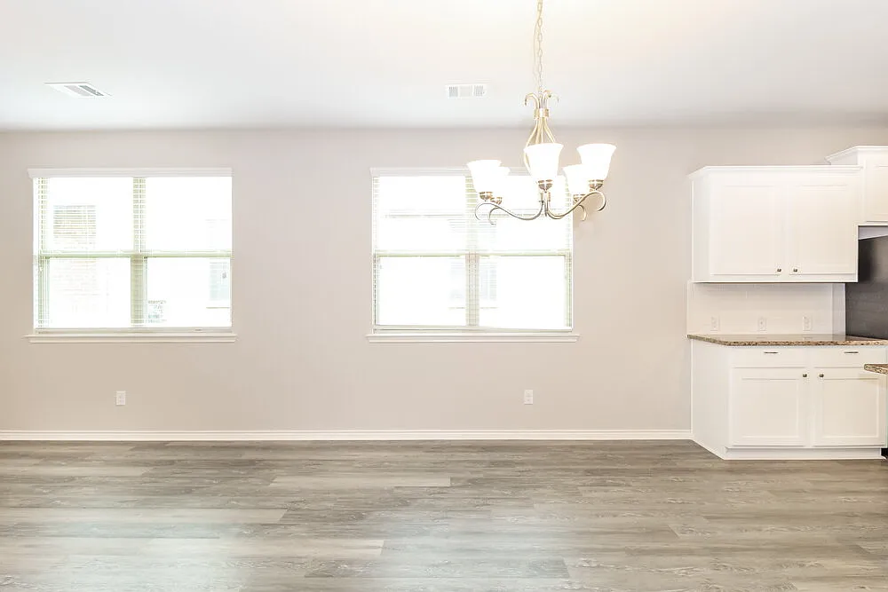 3 bed, 2.0 bath, 1587 sqft, $2,205 — Photo 4