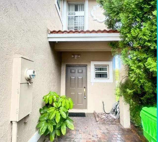5449 NW 90th Ave — Photo 3