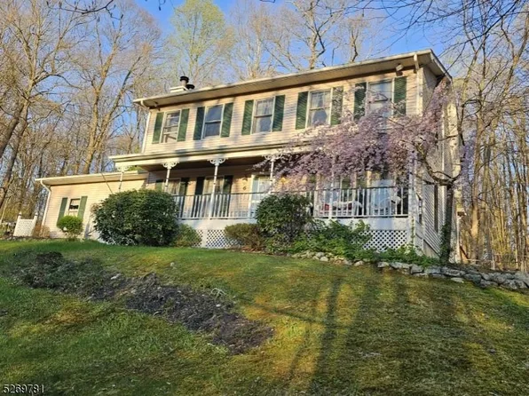 6 Douglas Ct, Vernon Twp., NJ 07461