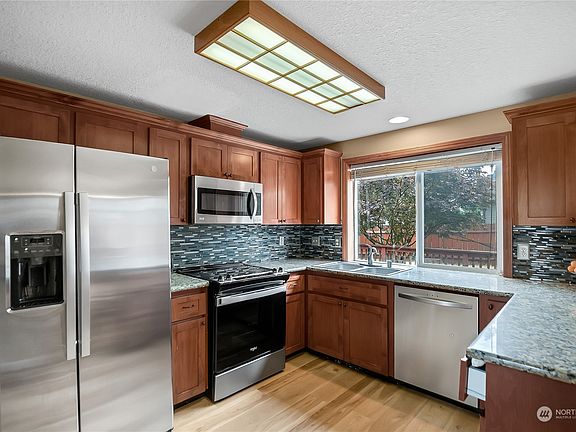 3rd image of 10905 NE 79th Circle