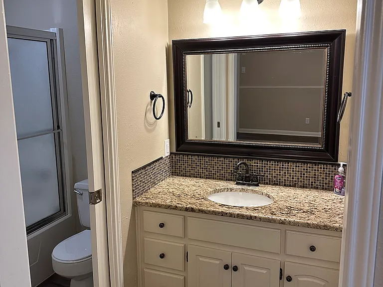 2211 Stagecoach Trl — Photo 6