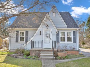 496 S Squirrel Rd, Auburn Hills, MI 48326