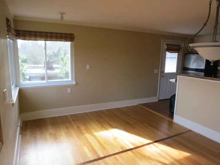 10502 Victory Ln NE — Photo 11