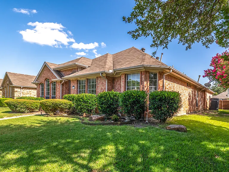 10613 Brandenberg Dr — Photo 3