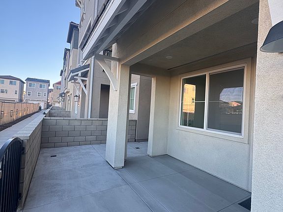 4th image of 6046 Fairfax Dr #1