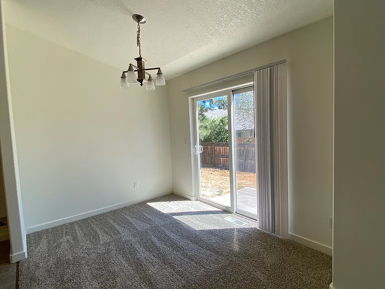 1950 SW 36th St — Photo 11